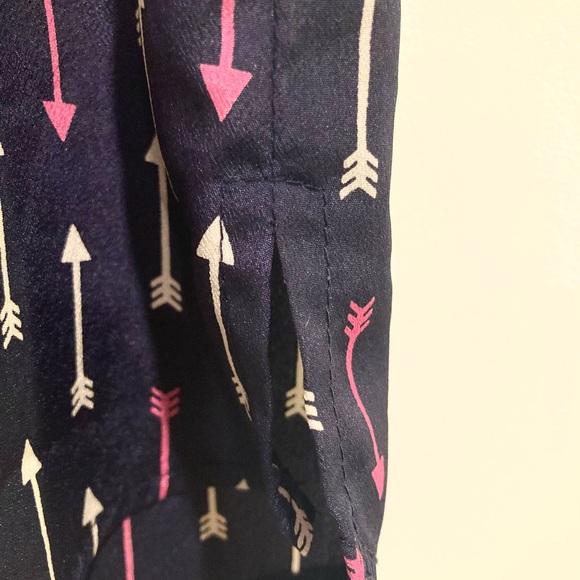 Sweet Rain Size S Navy Sheer Sleeveless V-Neck Printed Top - Picture 9 of 9